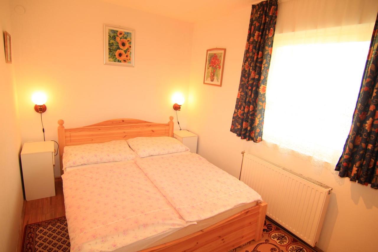 Margareta Apartmanhaz Apartment Balatonboglar Bagian luar foto