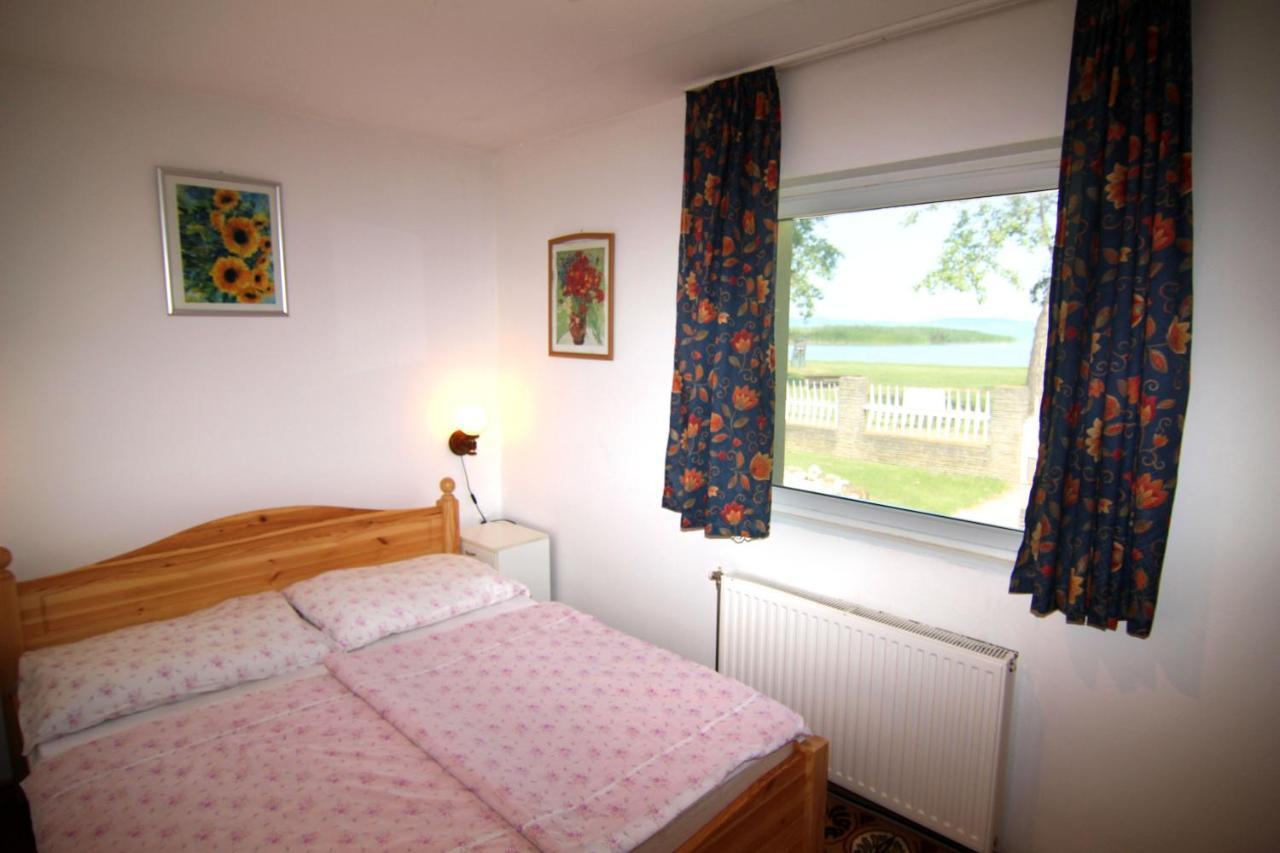 Margareta Apartmanhaz Apartment Balatonboglar Bagian luar foto