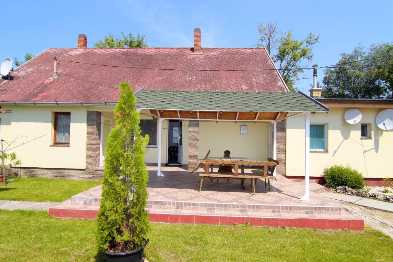 Margareta Apartmanhaz Apartment Balatonboglar Bagian luar foto