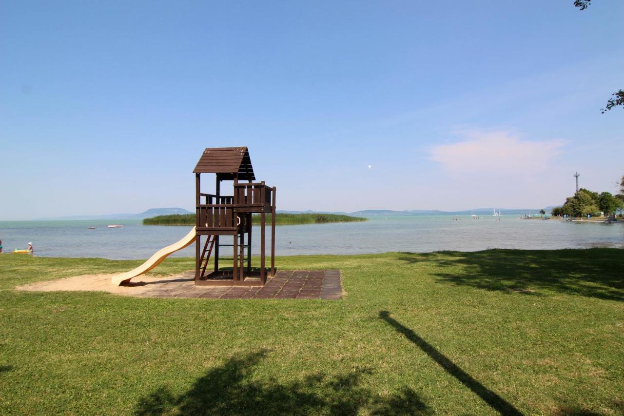 Margareta Apartmanhaz Apartment Balatonboglar Bagian luar foto